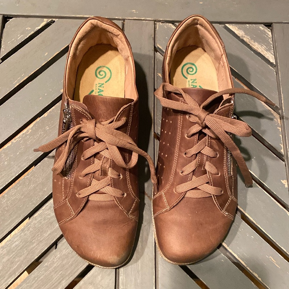 Naot women’s sneakers size 39 brown
